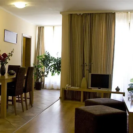 Hotel Martinez